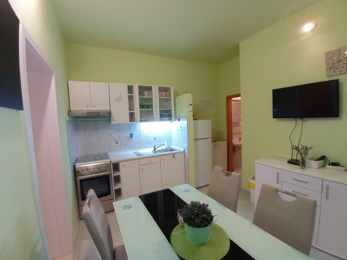 Apartment Igraliste Mirakul Seget Vranjica Eksteriør billede