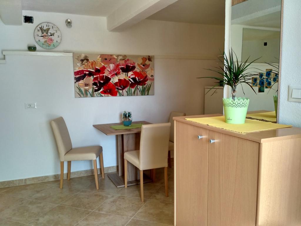 Apartment Igraliste Mirakul Seget Vranjica Eksteriør billede